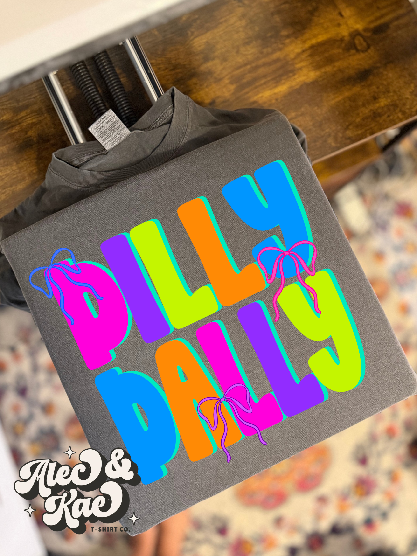 Dilly Dally Tee