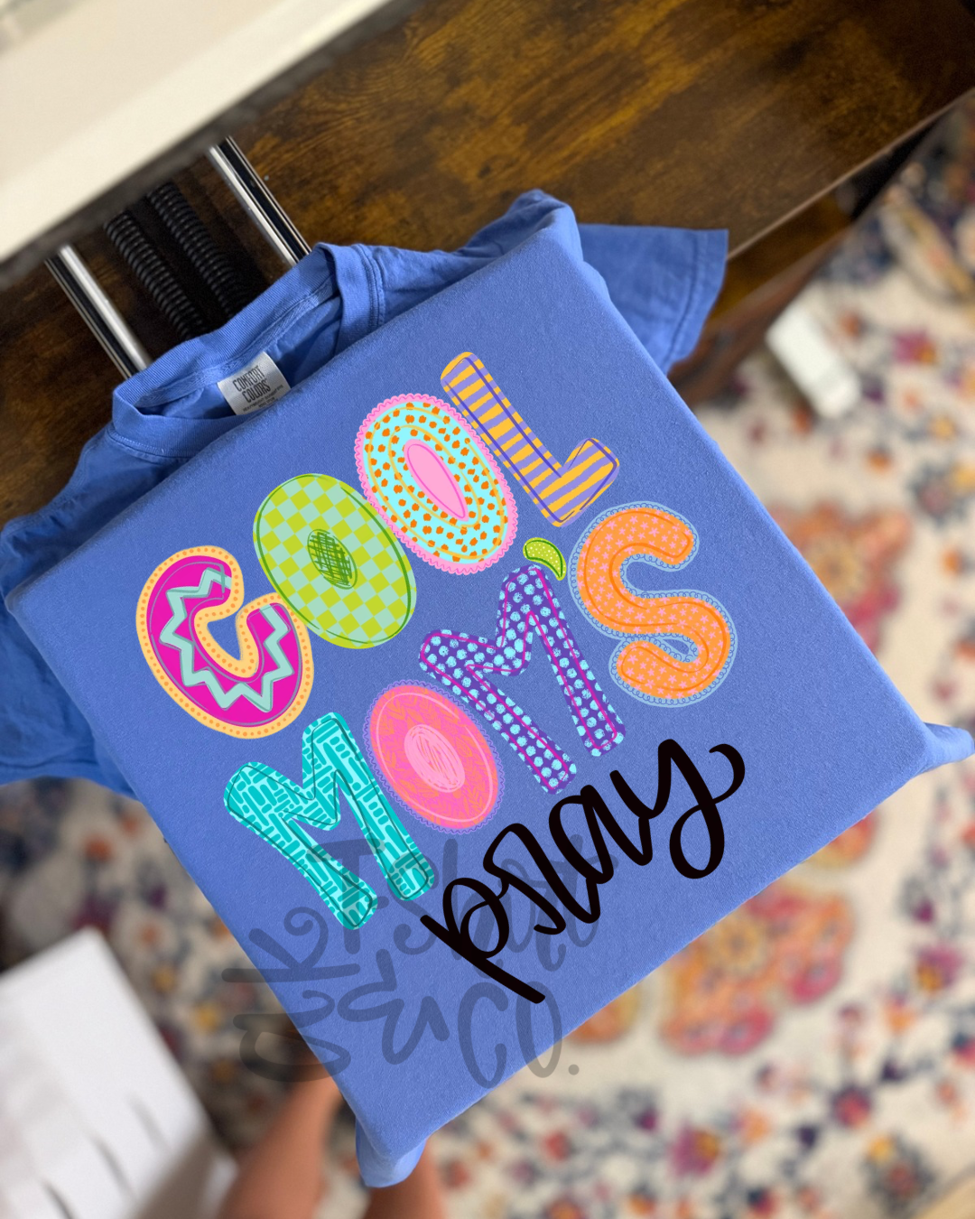 Cool Moms Pray Tee